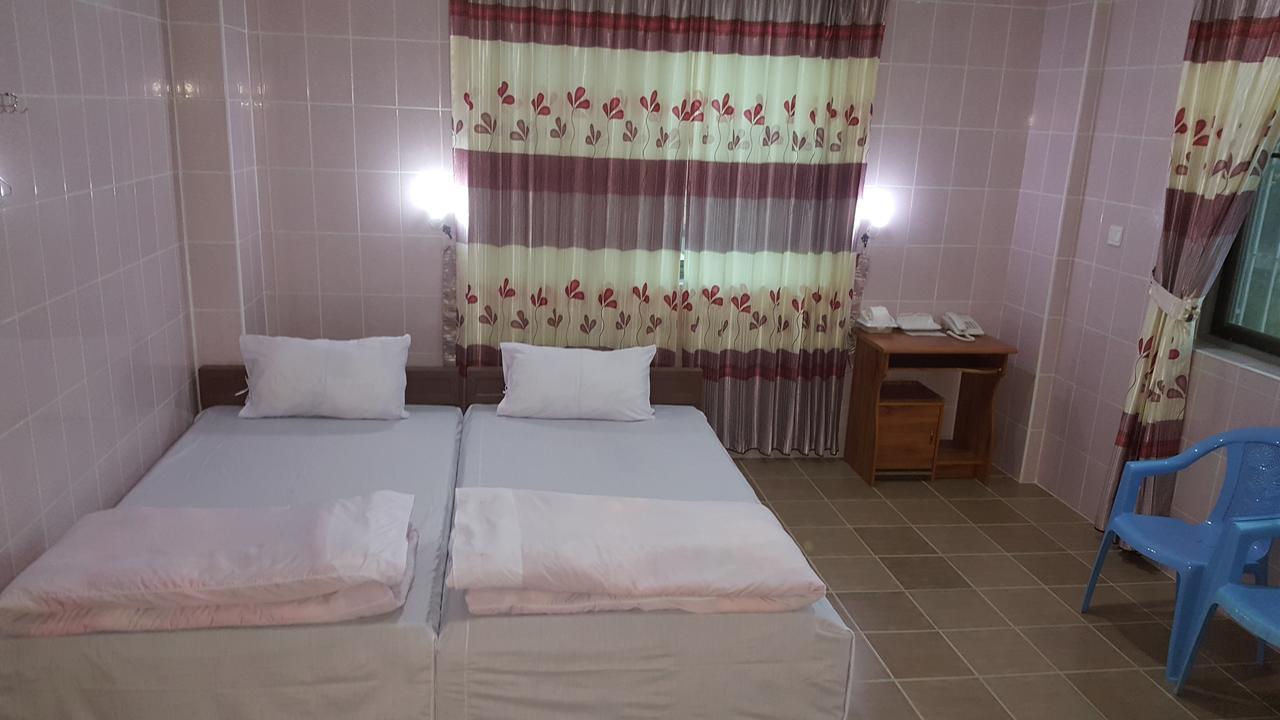 Red Dragon Hotel Hsipaw Eksteriør billede