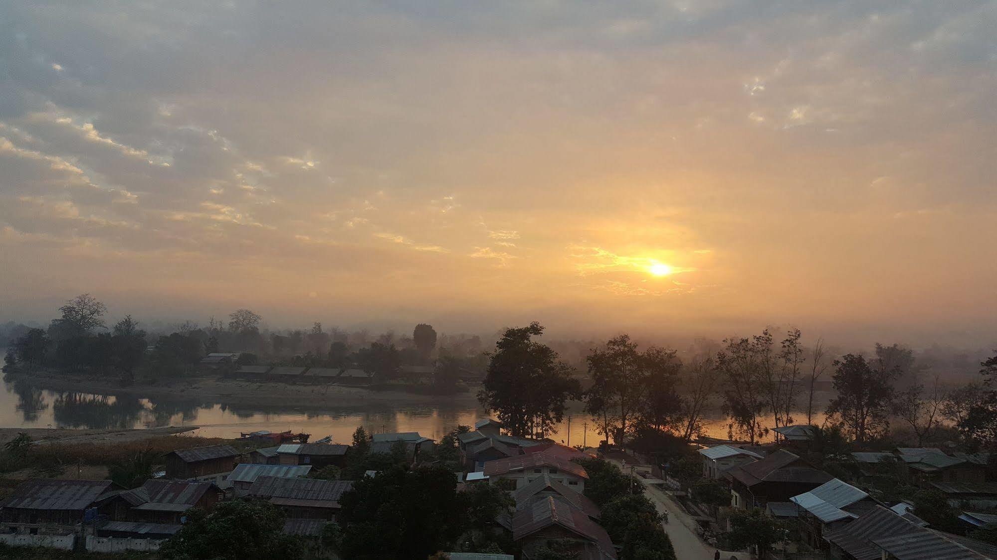 Red Dragon Hotel Hsipaw Eksteriør billede